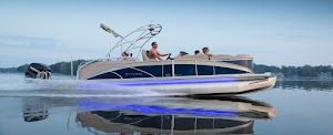 TAILFINS TIKIS Crab Island Boat Rentals with a Captain & Bathroom place picture